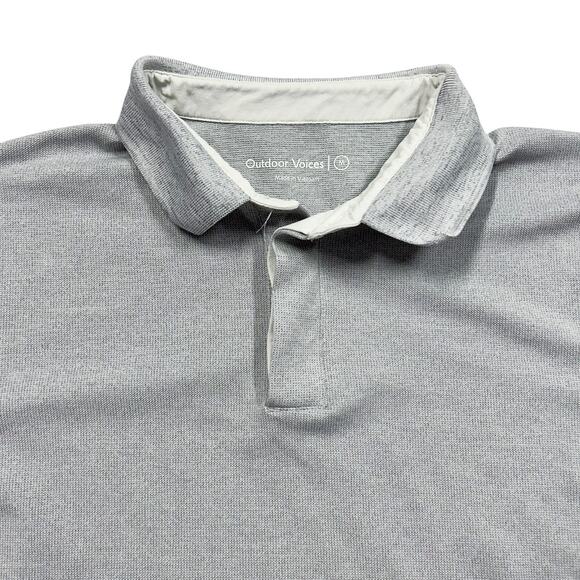 Outdoor Voices Men's Polo‎ Shirt Size Medium Gray Vented Short Sleeve Preppy - Picture 2 of 8